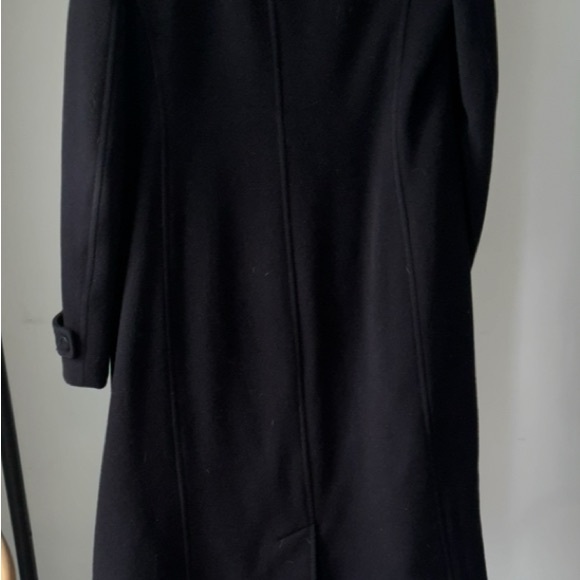 Woman’s navy overcoat - Picture 3 of 9